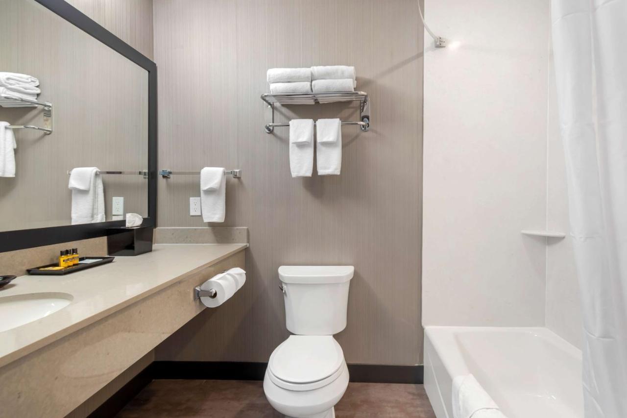 Best Western Plus East Side Saskatoon Eksteriør billede